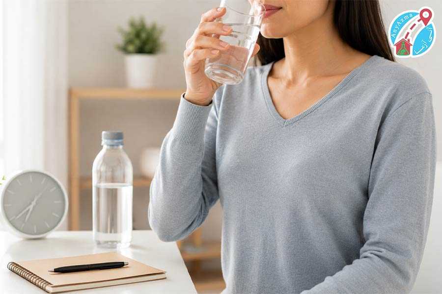 نوشیدن آب برای پر شدن مثانه پیش از سونوگرافی شکم و لگن